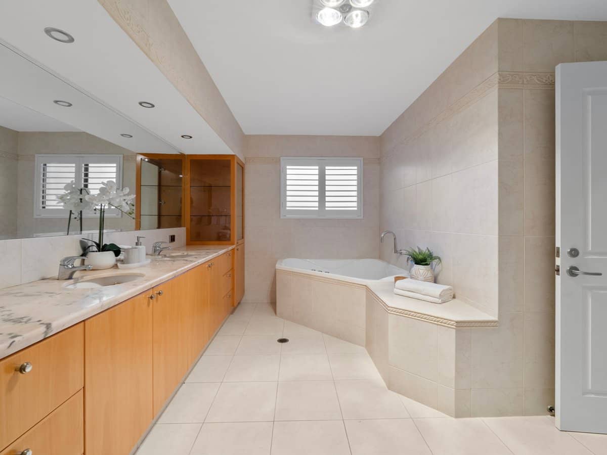 136/40 Cotlew Street East, Southport - Thumbnail 22