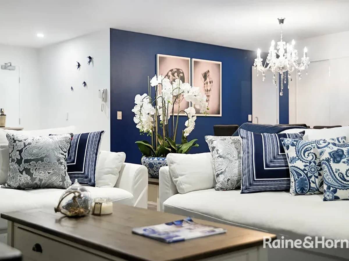 1-7 Waterford Court, BUNDALL - Thumbnail 4