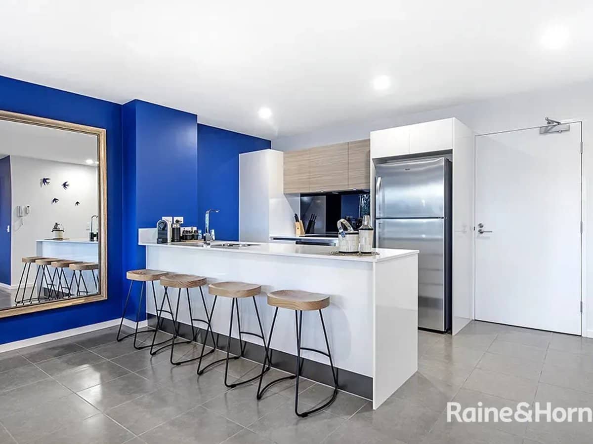 1-7 Waterford Court, BUNDALL - Thumbnail 6