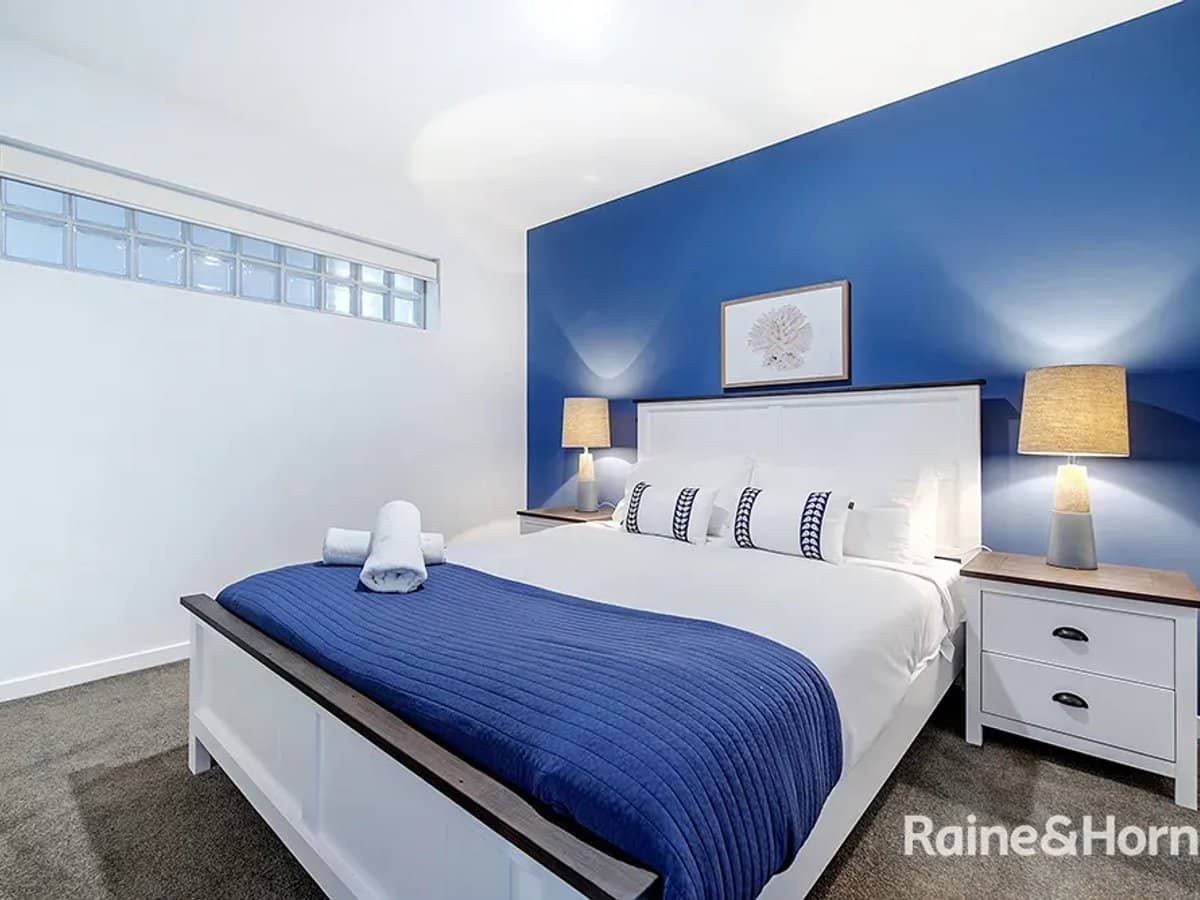 1-7 Waterford Court, BUNDALL - Thumbnail 12