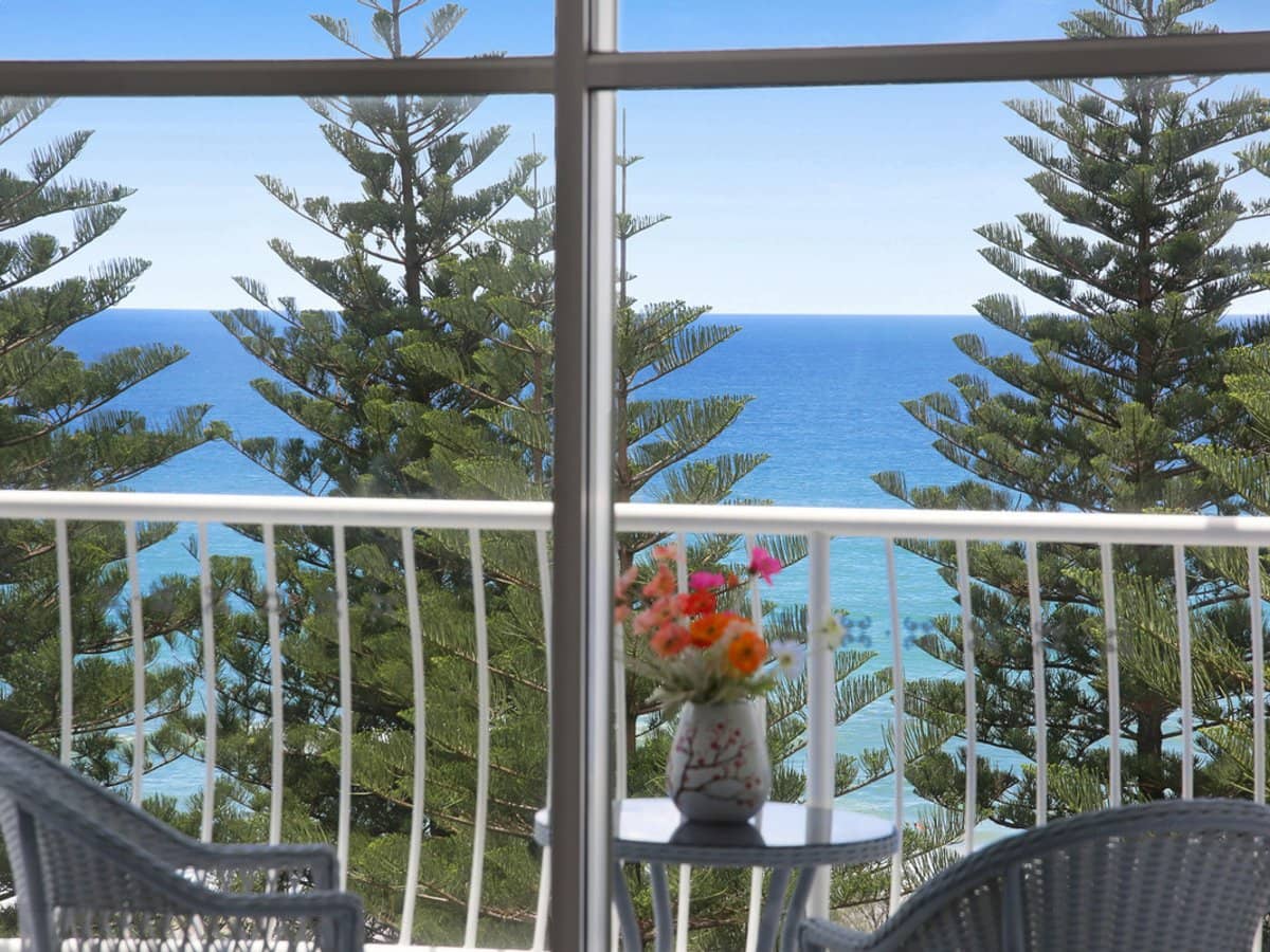 238 The Esplanade, Burleigh Heads - Thumbnail 1