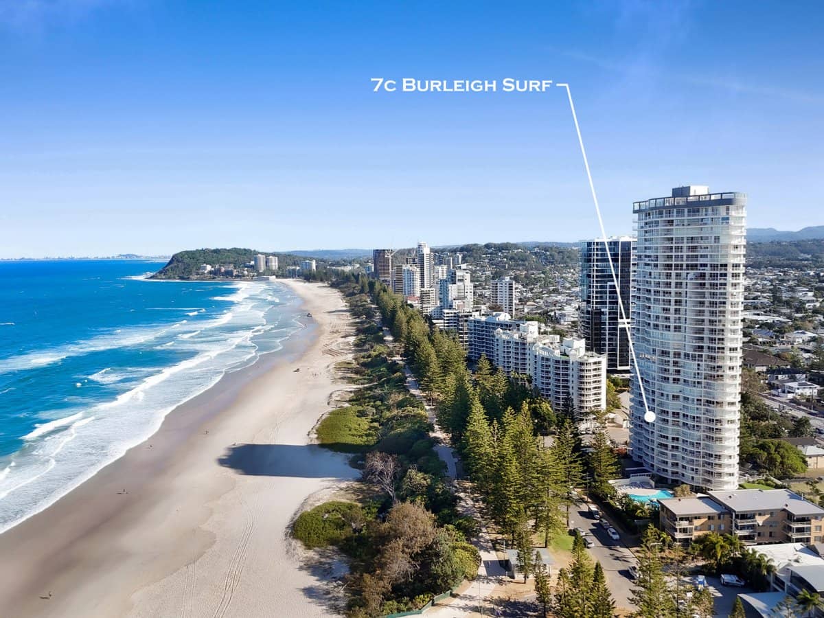 238 The Esplanade, Burleigh Heads - Thumbnail 2