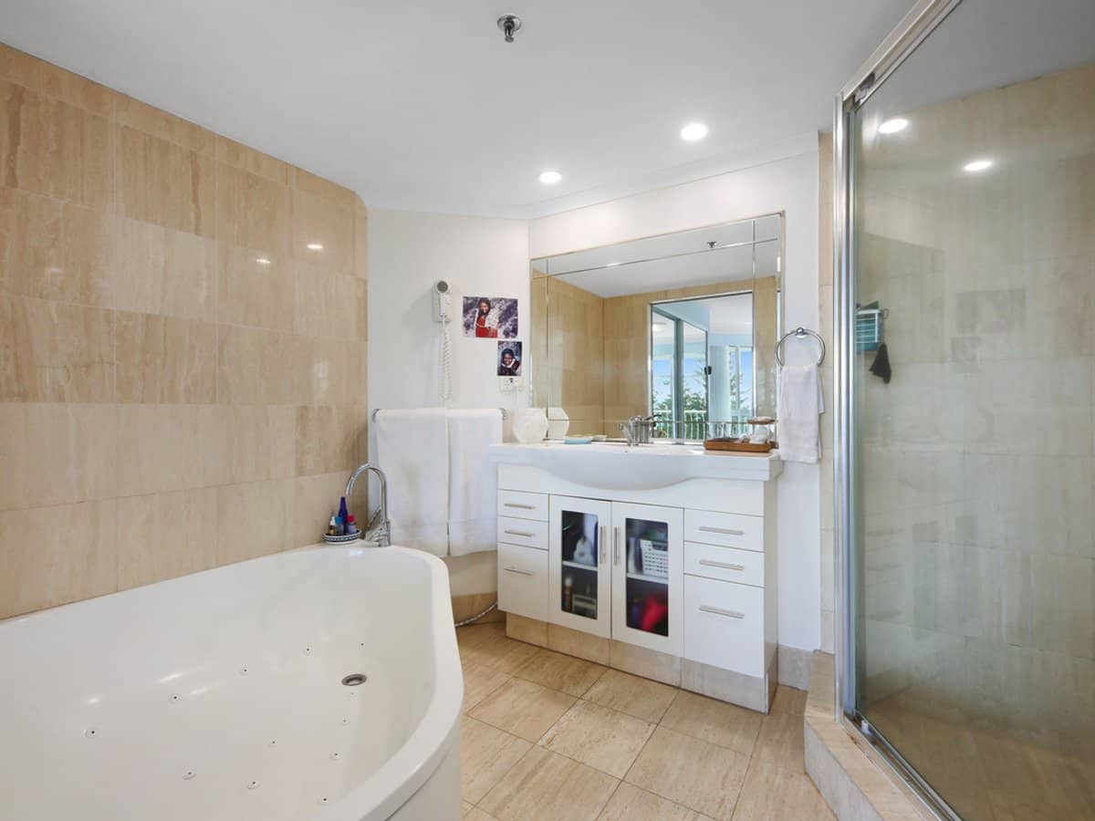 238 The Esplanade, Burleigh Heads - Thumbnail 20