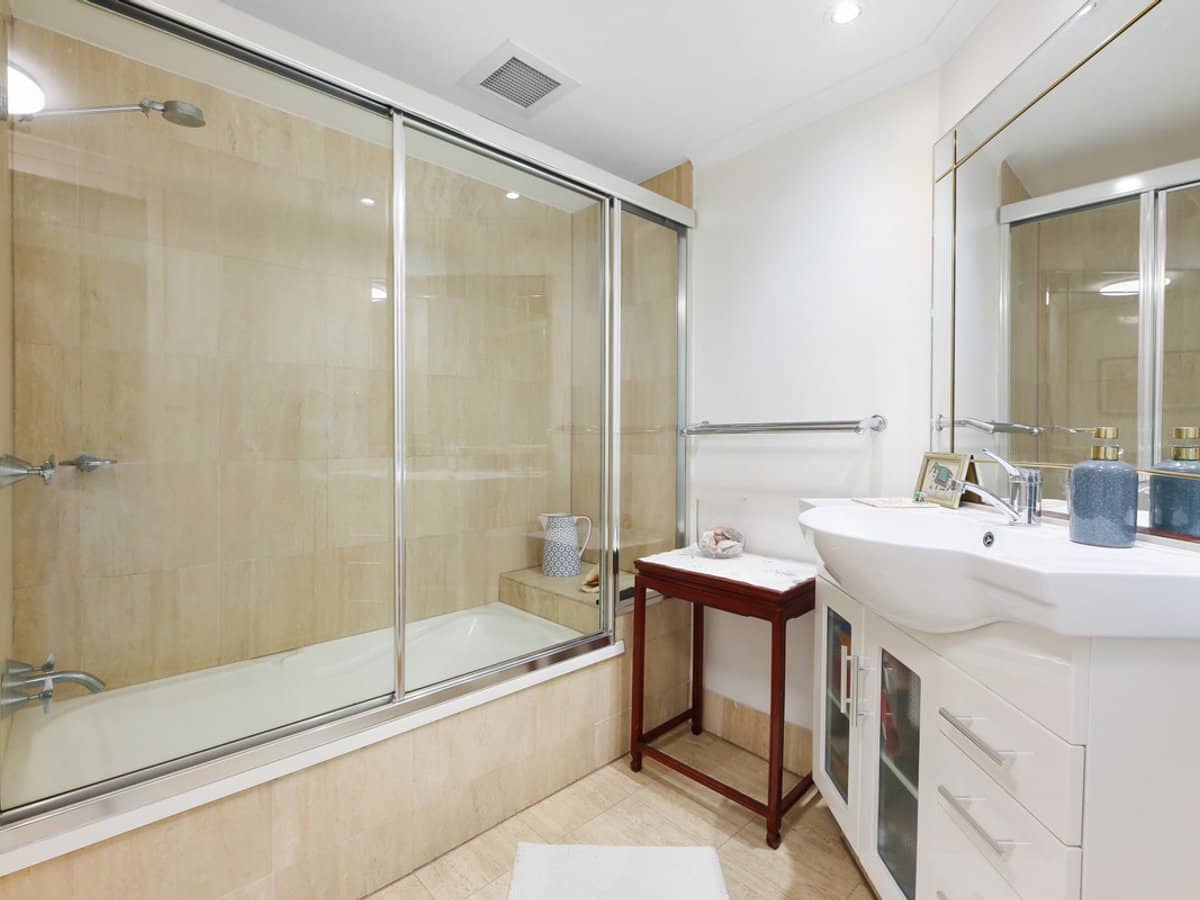 238 The Esplanade, Burleigh Heads - Thumbnail 23