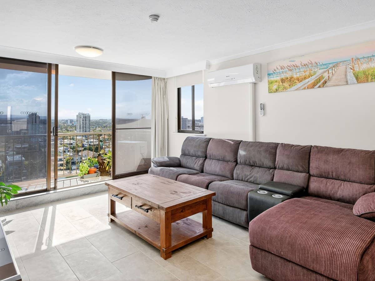 43 Enderley Avenue, Surfers Paradise - Thumbnail 4