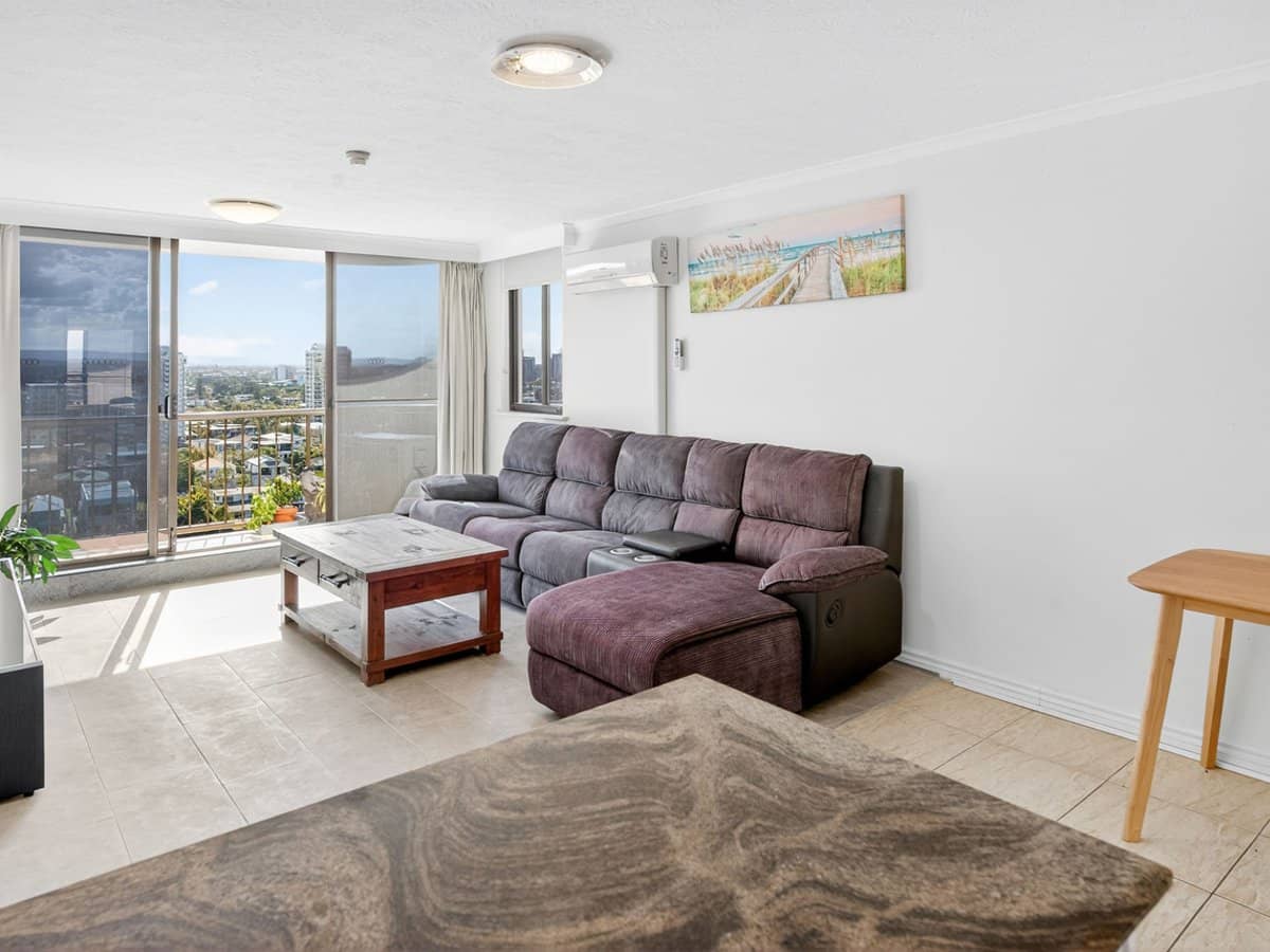 43 Enderley Avenue, Surfers Paradise - Thumbnail 6