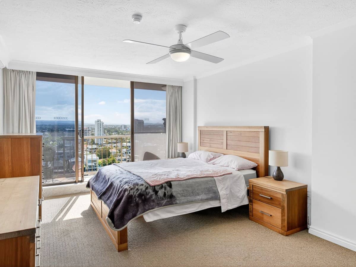 43 Enderley Avenue, Surfers Paradise - Thumbnail 11