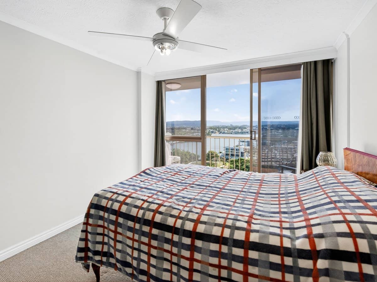 43 Enderley Avenue, Surfers Paradise - Thumbnail 12