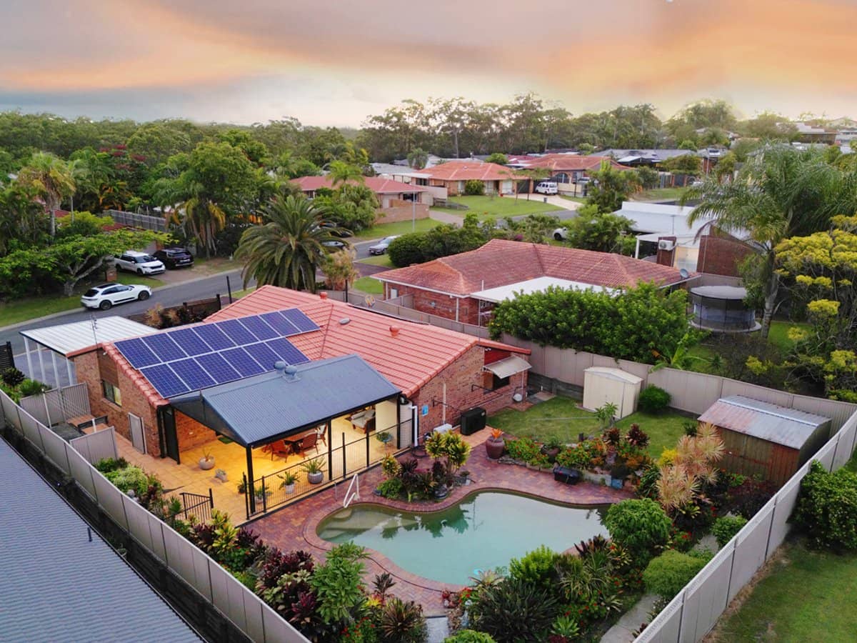 5 Essendon Close, ARUNDEL - Thumbnail 1