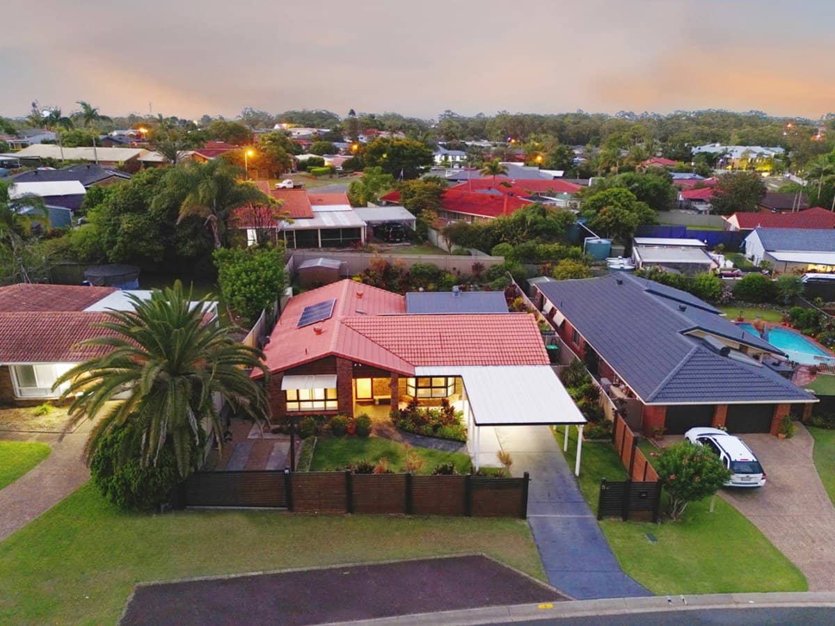 5 Essendon Close, ARUNDEL - Thumbnail 2