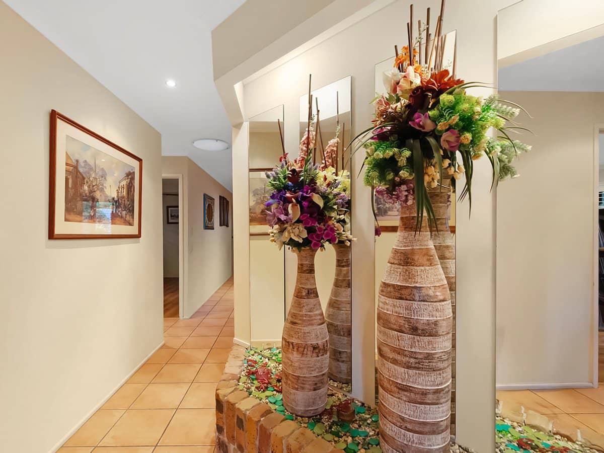 5 Essendon Close, ARUNDEL - Thumbnail 10