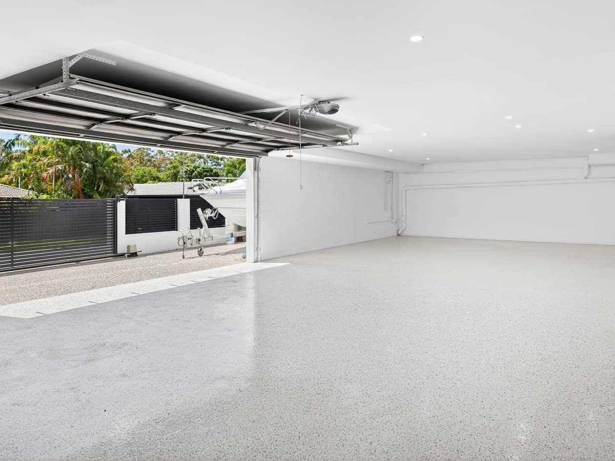14 Pinaroo Crescent, ASHMORE - Thumbnail 3