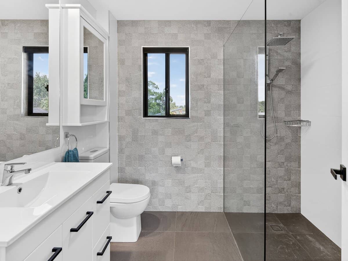 14 Pinaroo Crescent, ASHMORE - Thumbnail 18