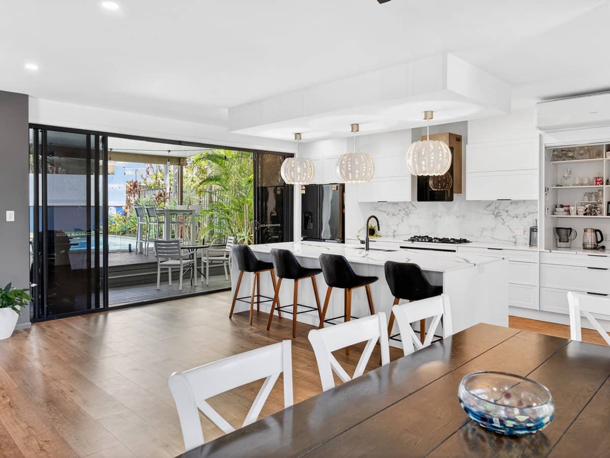 14 Pinaroo Crescent, ASHMORE - Thumbnail 5