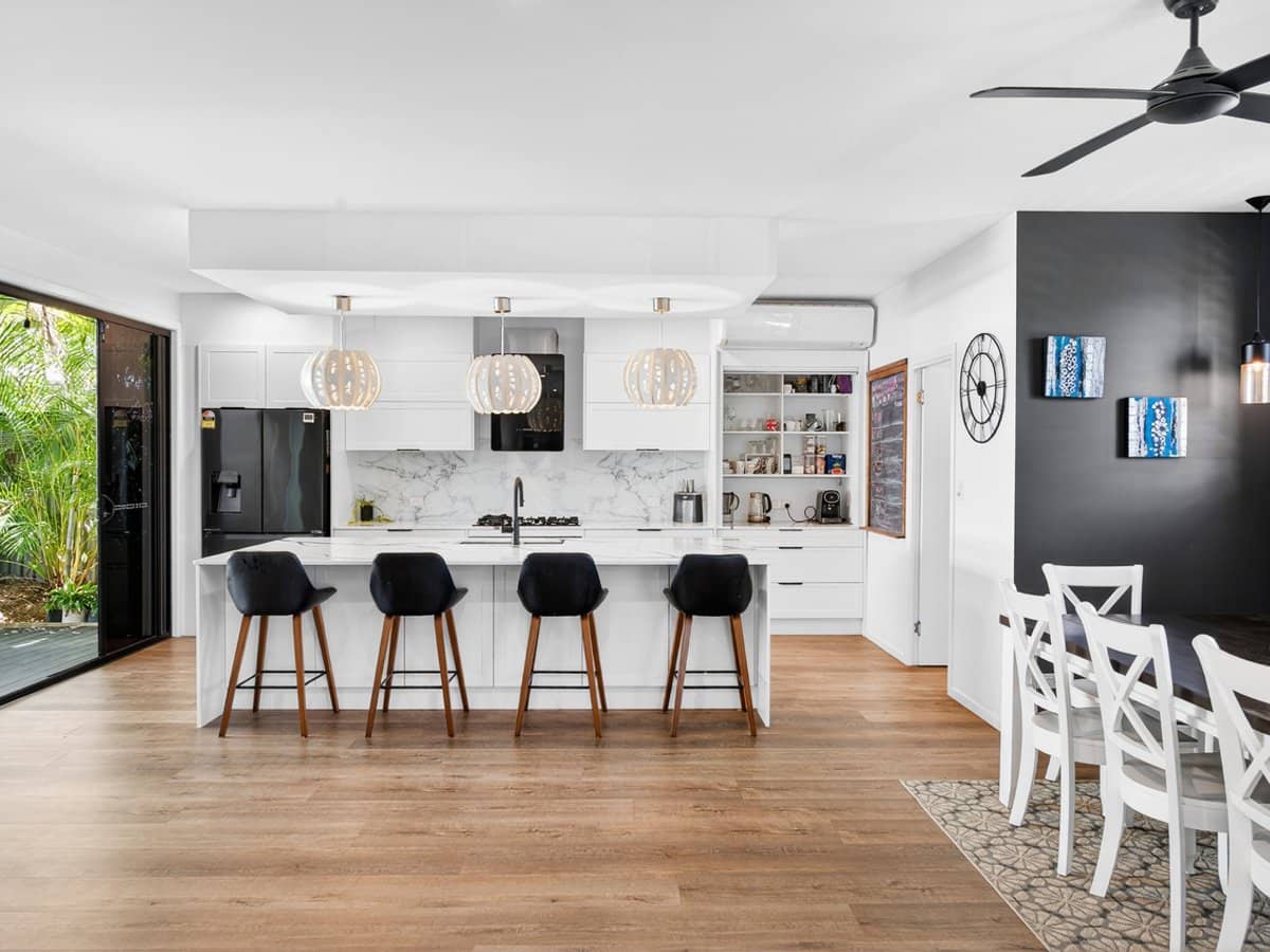 14 Pinaroo Crescent, ASHMORE - Thumbnail 6