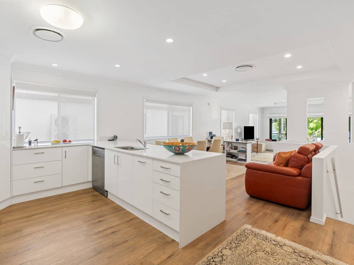 22B Lennie Avenue, Main Beach - Thumbnail 7