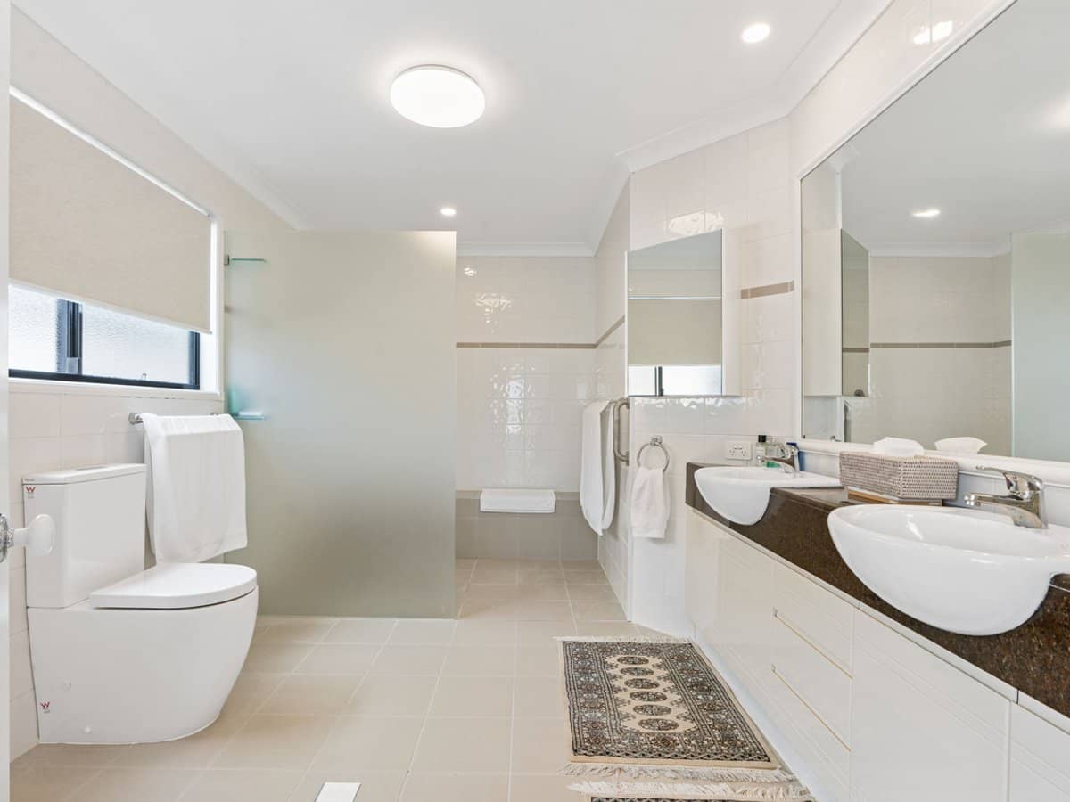 22B Lennie Avenue, Main Beach - Thumbnail 14