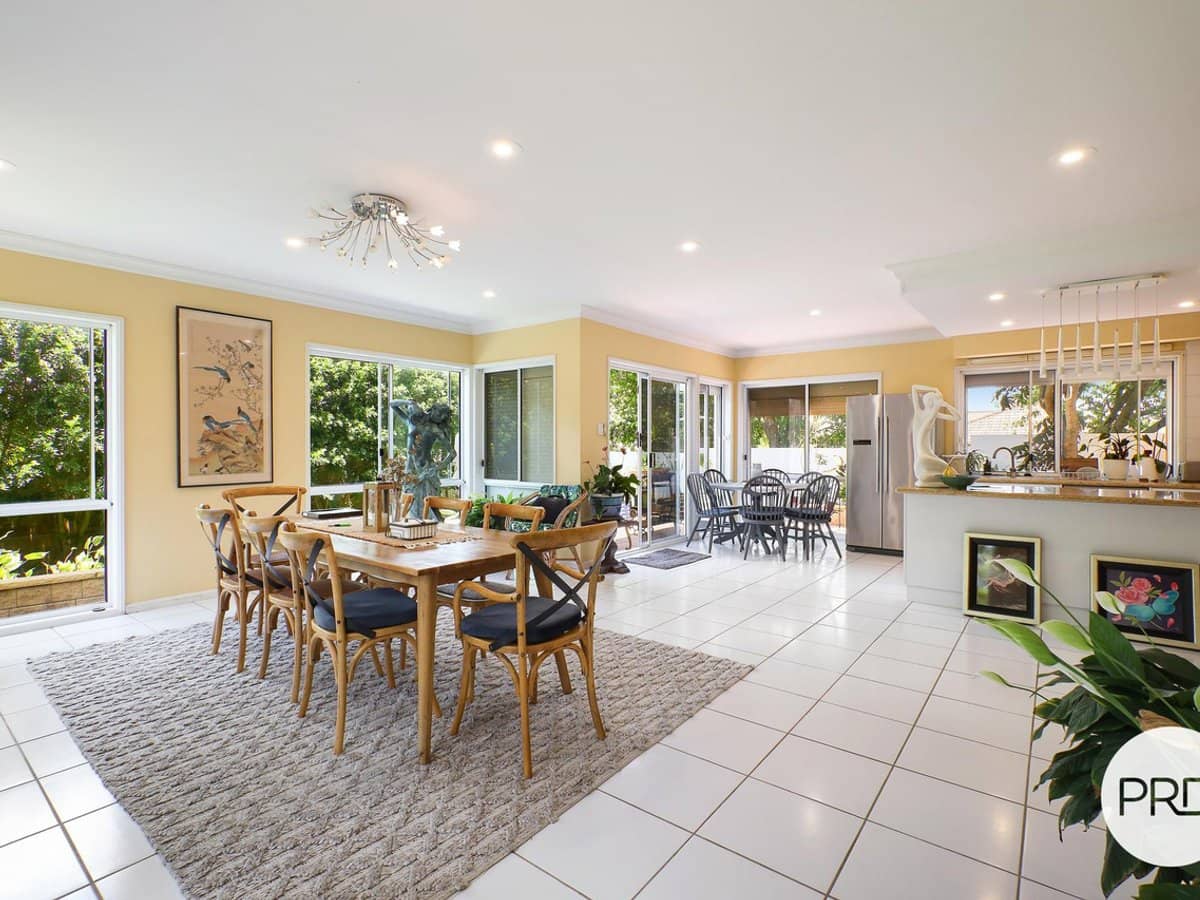 11 Oxford Place, ARUNDEL - Thumbnail 2