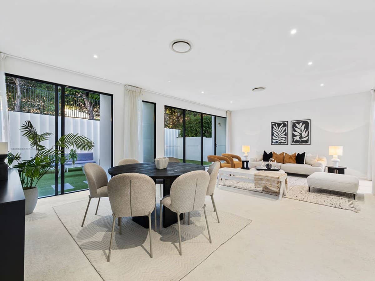 10009 The Boulevard, BENOWA - Thumbnail 11
