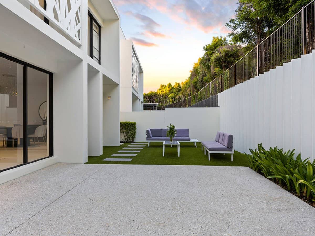 10009 The Boulevard, BENOWA - Thumbnail 15