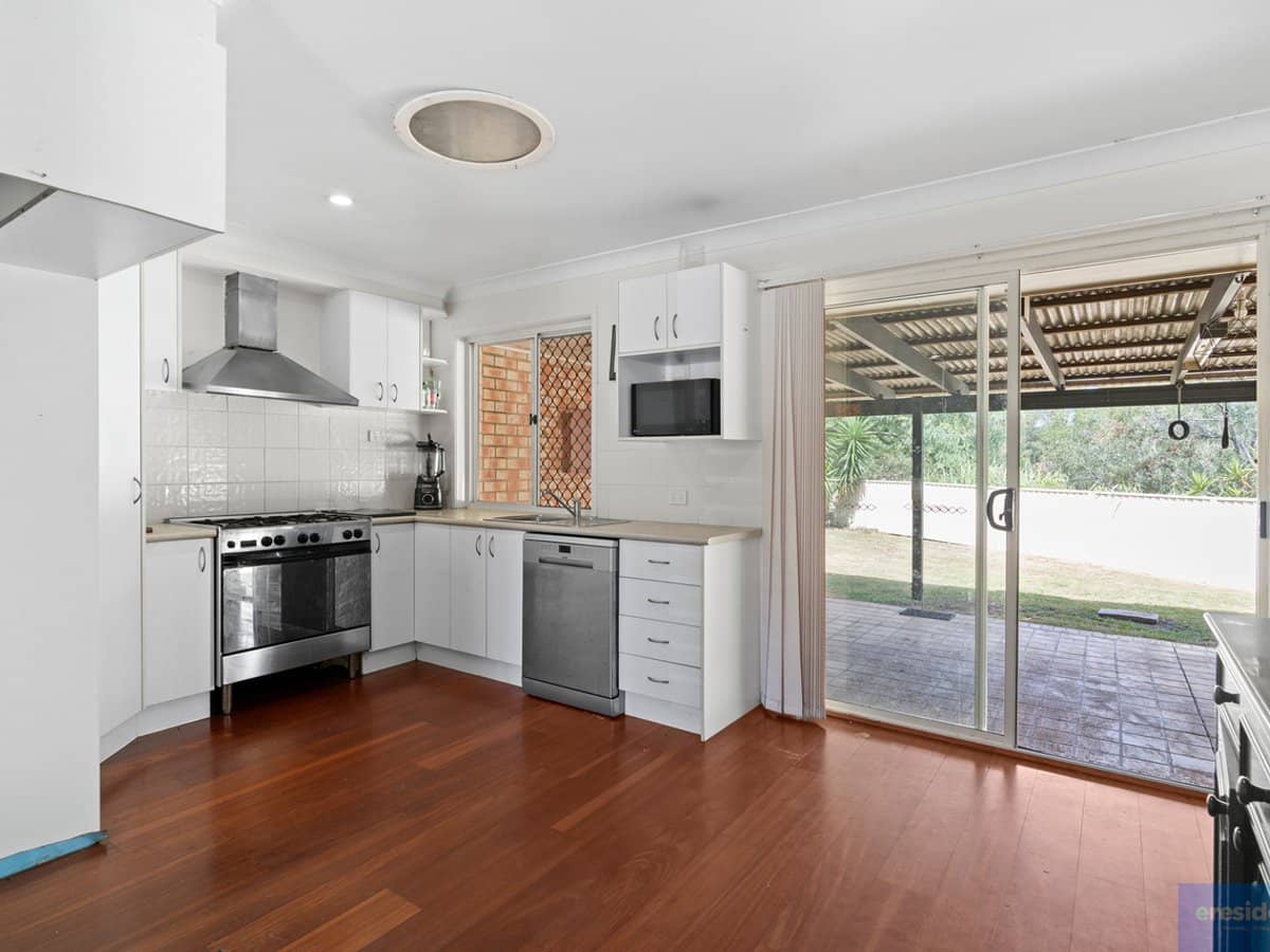 9 Maggie Court, Edens Landing - Thumbnail 8