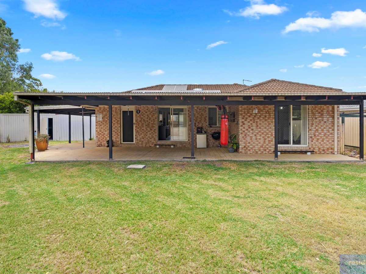 9 Maggie Court, Edens Landing - Thumbnail 20