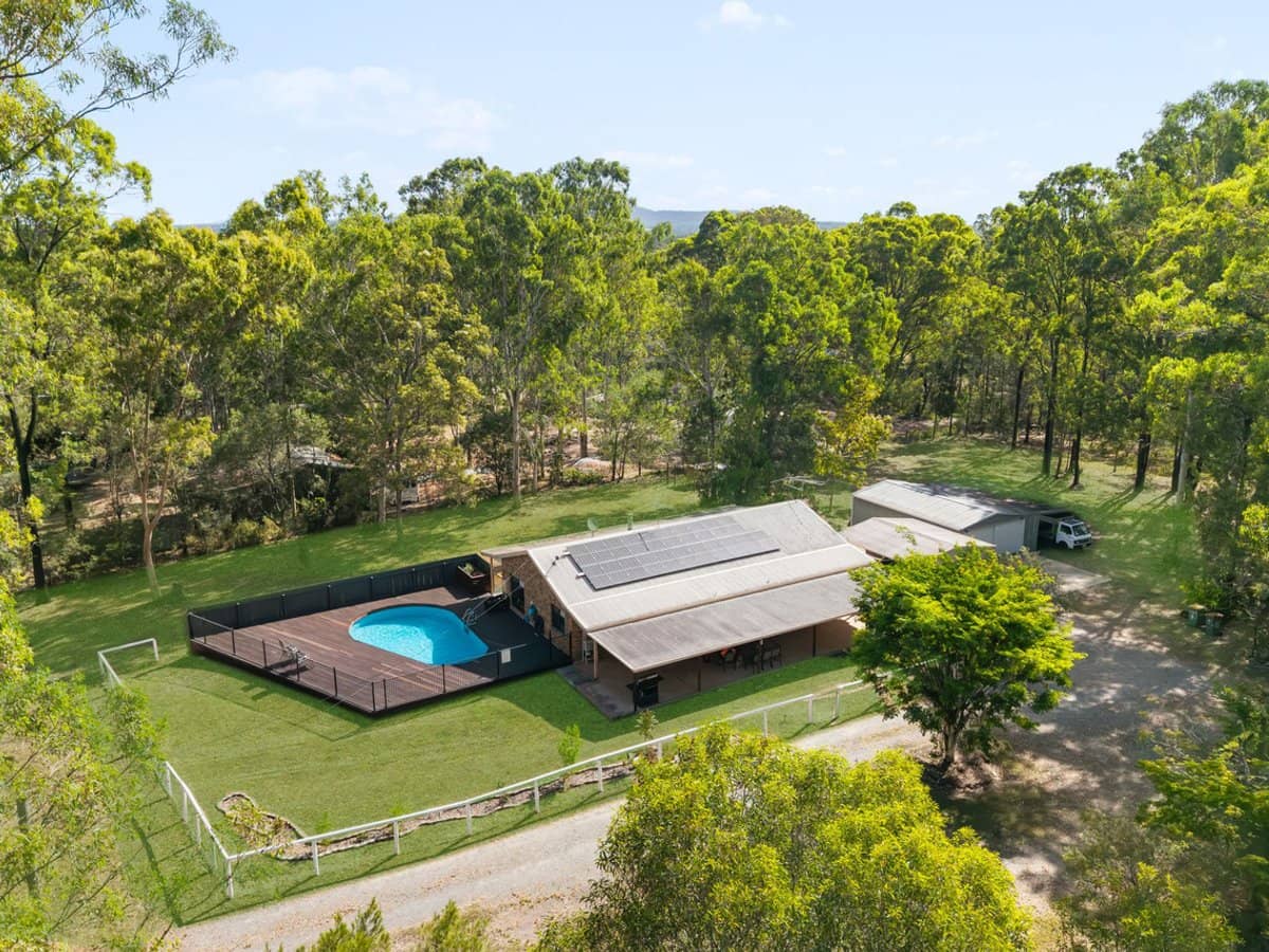 64-68 Latimer Road, LOGAN VILLAGE - Thumbnail 1