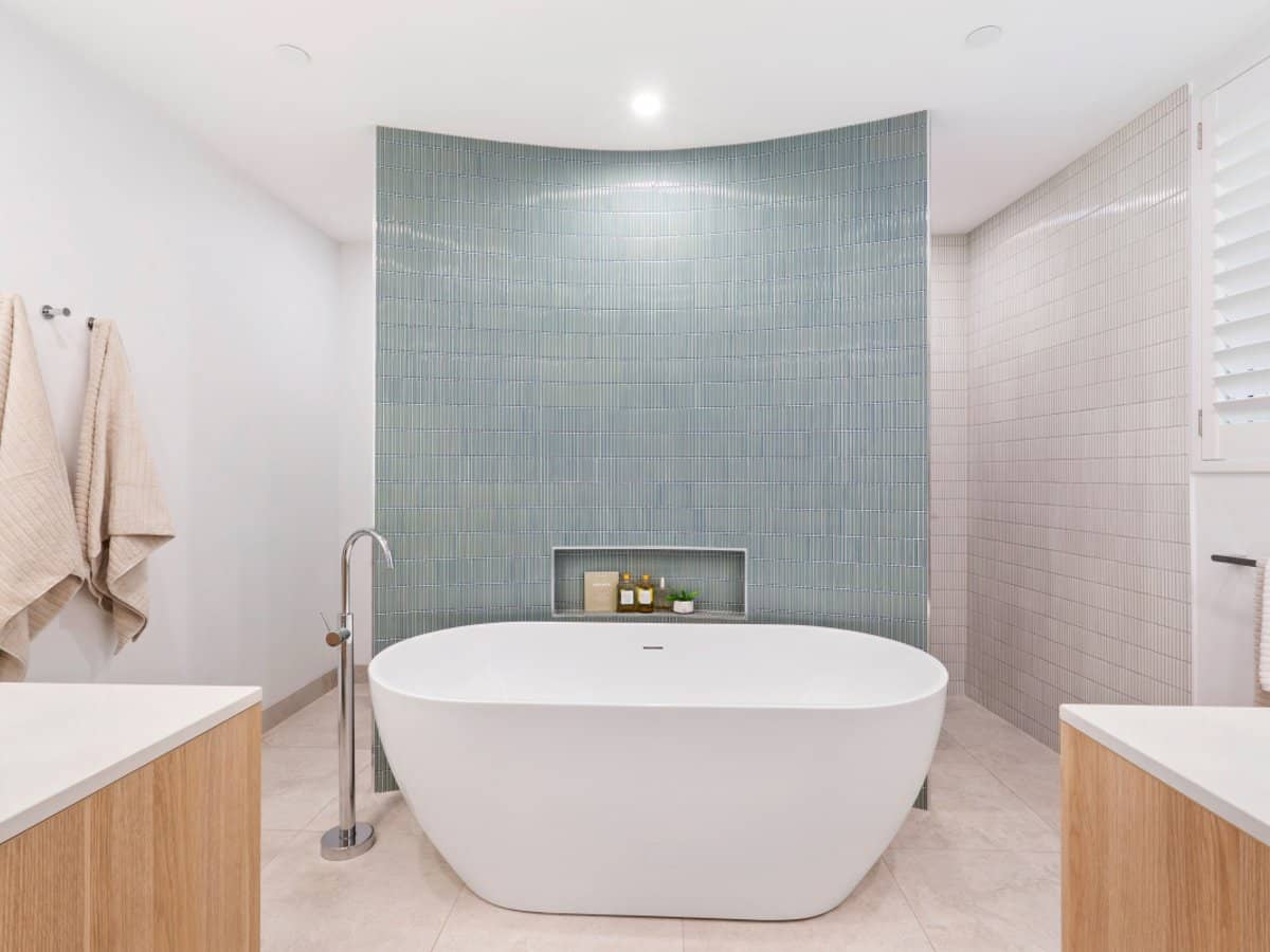 536 Marine Parade, BIGGERA WATERS - Thumbnail 21