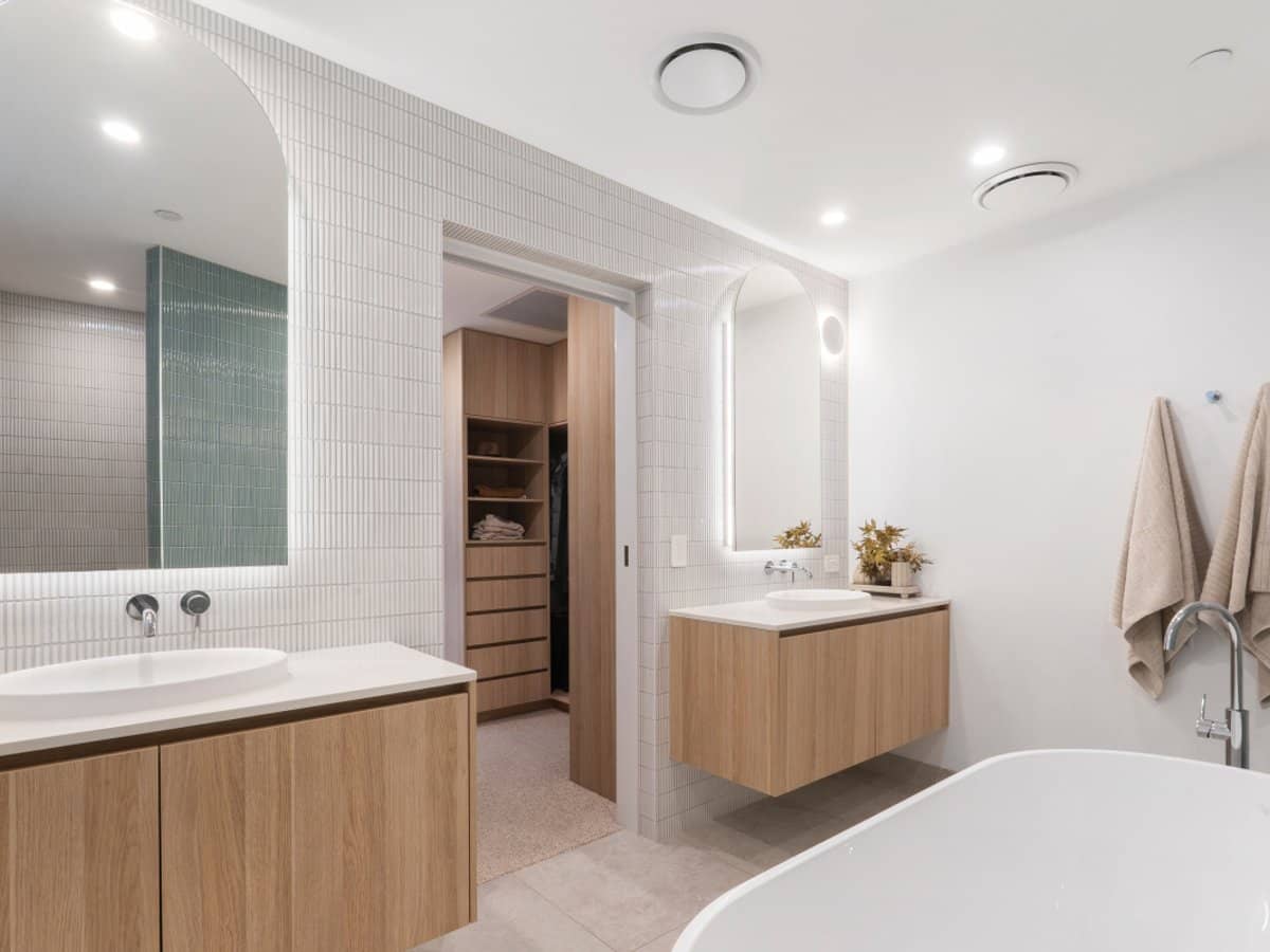 536 Marine Parade, BIGGERA WATERS - Thumbnail 22