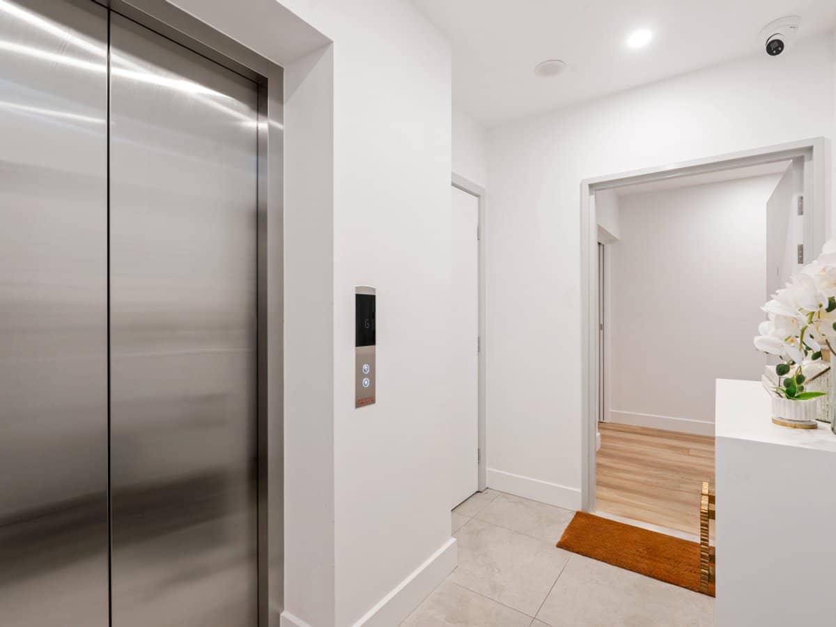 536 Marine Parade, BIGGERA WATERS - Thumbnail 28