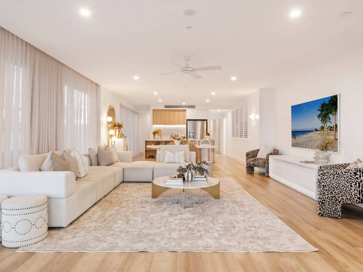 536 Marine Parade, BIGGERA WATERS - Thumbnail 2