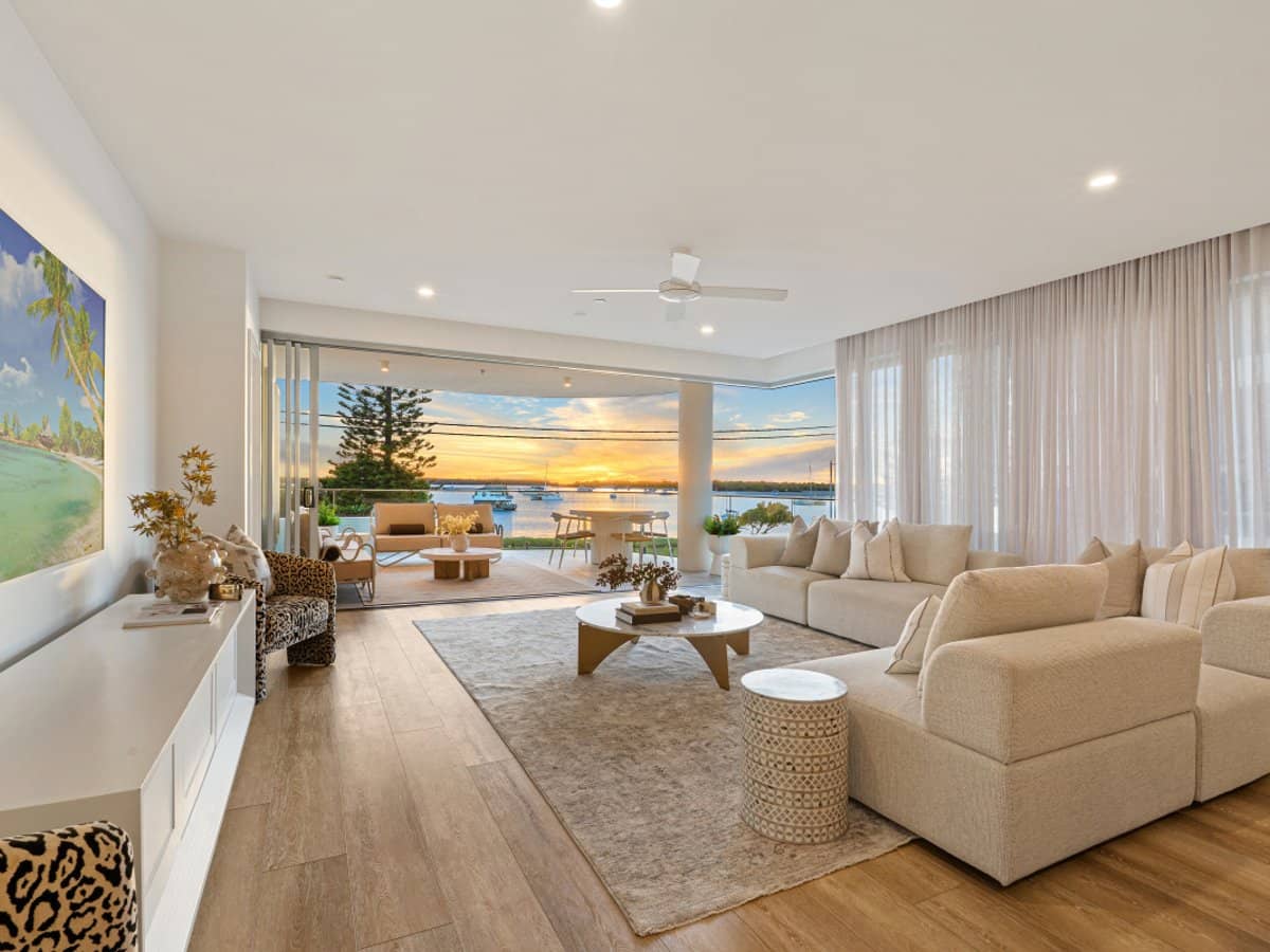 536 Marine Parade, BIGGERA WATERS - Thumbnail 3
