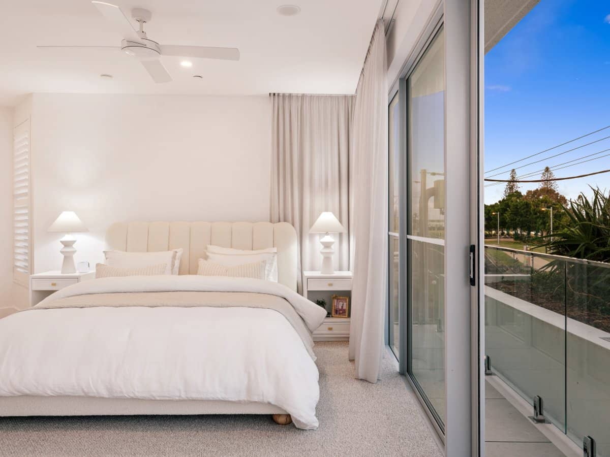 536 Marine Parade, BIGGERA WATERS - Thumbnail 19