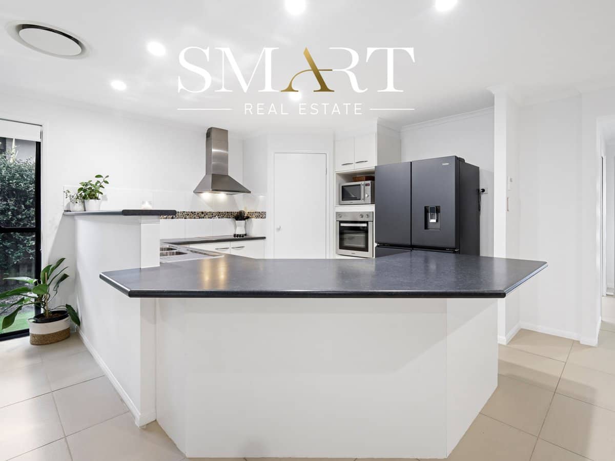 17 Bimberi Row, PACIFIC PINES - Thumbnail 23