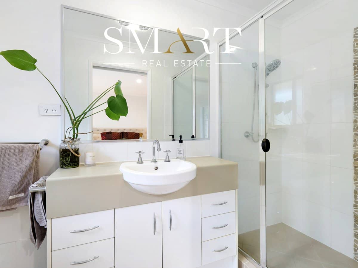 17 Bimberi Row, PACIFIC PINES - Thumbnail 27