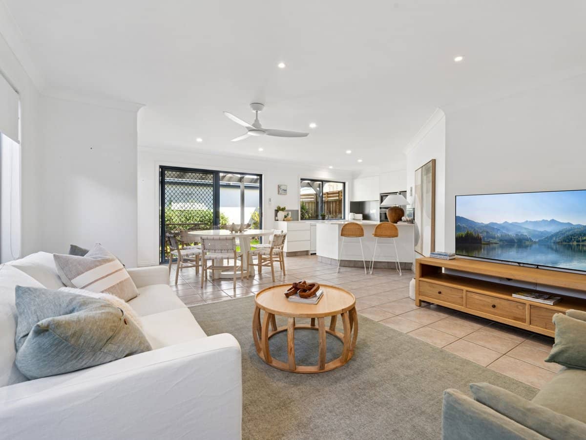 31 Tamborine Street, MERMAID BEACH - Thumbnail 4