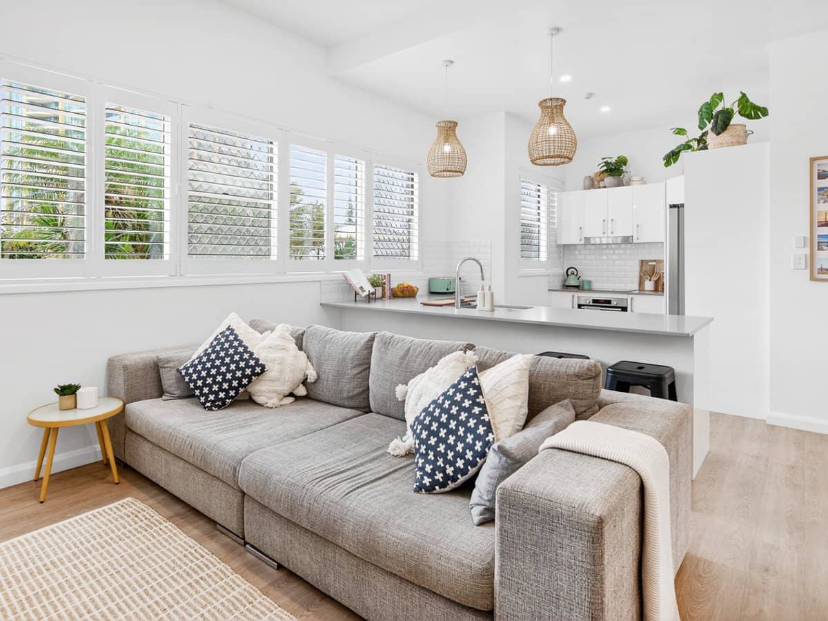 142 The Esplanade, SURFERS PARADISE - Thumbnail 2