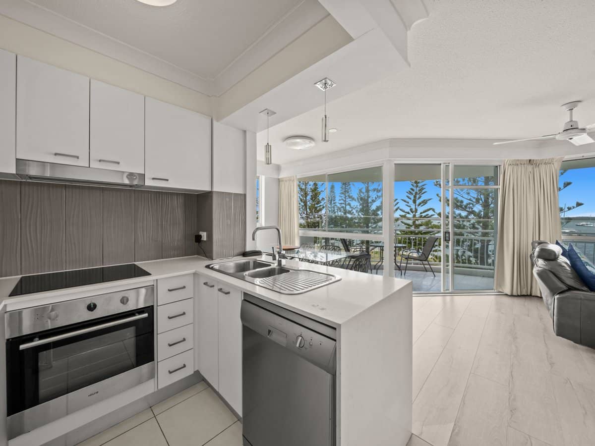 510 Marine Parade, BIGGERA WATERS - Thumbnail 5