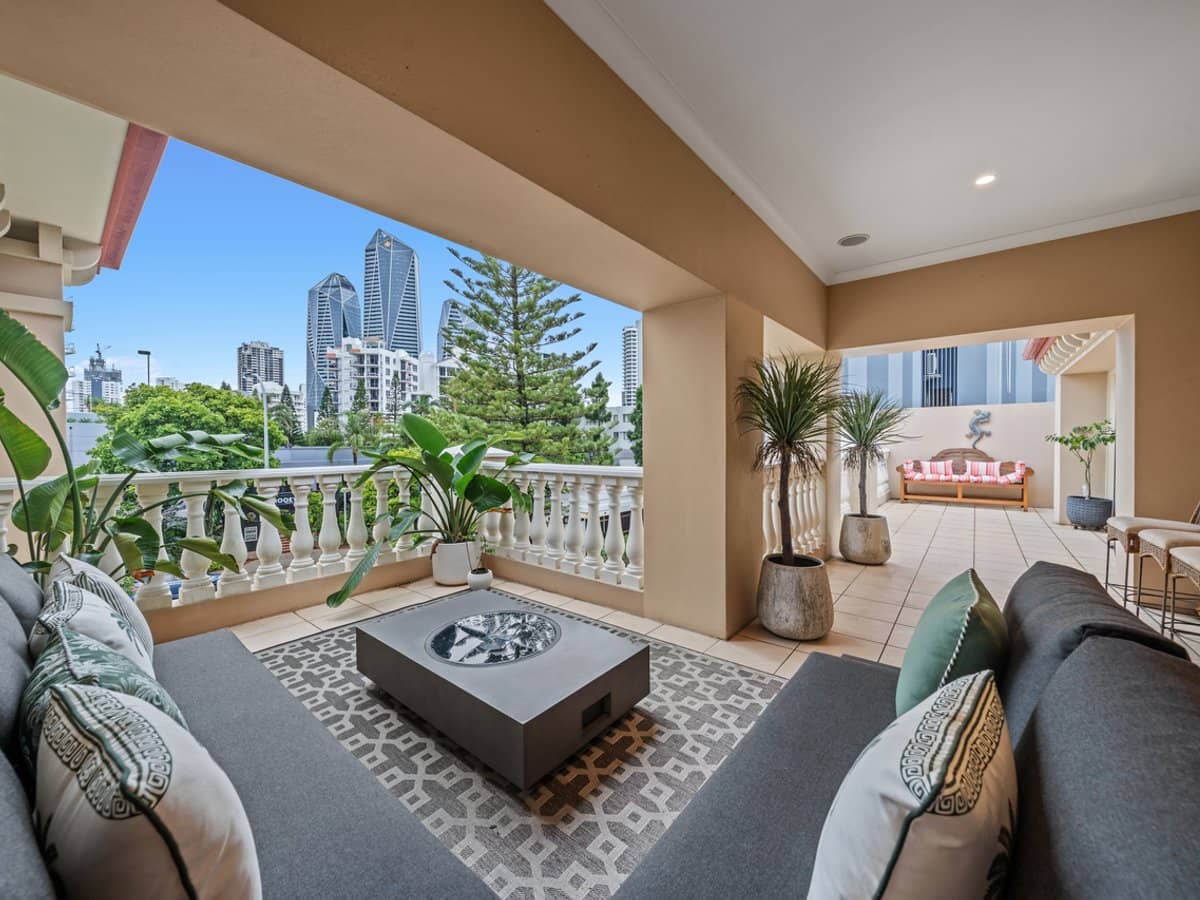 32-34 First Avenue, BROADBEACH - Thumbnail 2