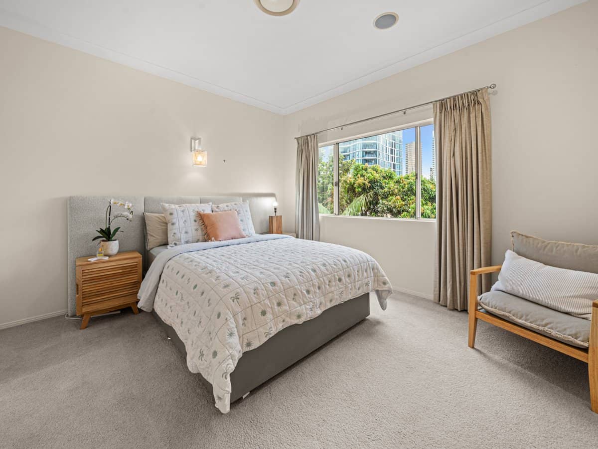 32-34 First Avenue, BROADBEACH - Thumbnail 9