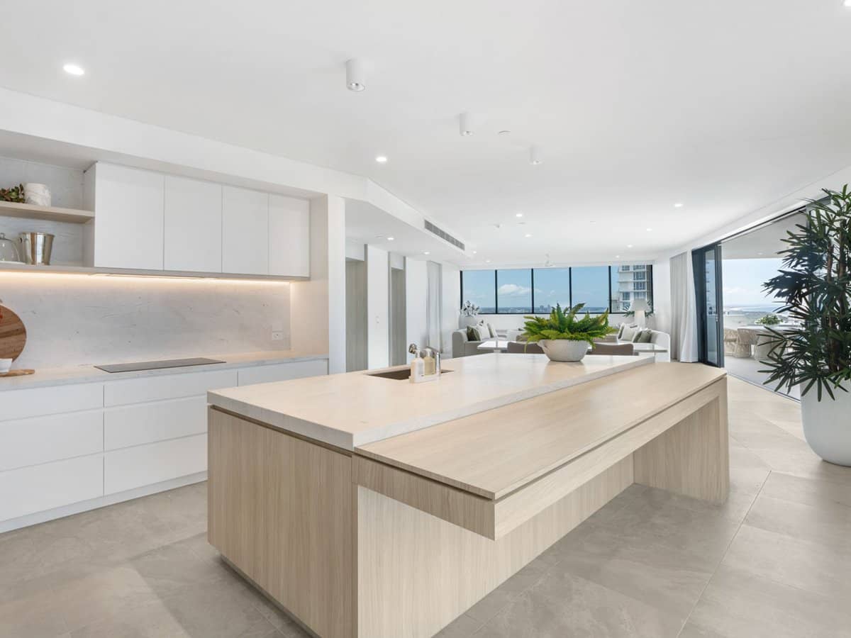 24 Woodroffe Avenue, Main Beach - Thumbnail 95