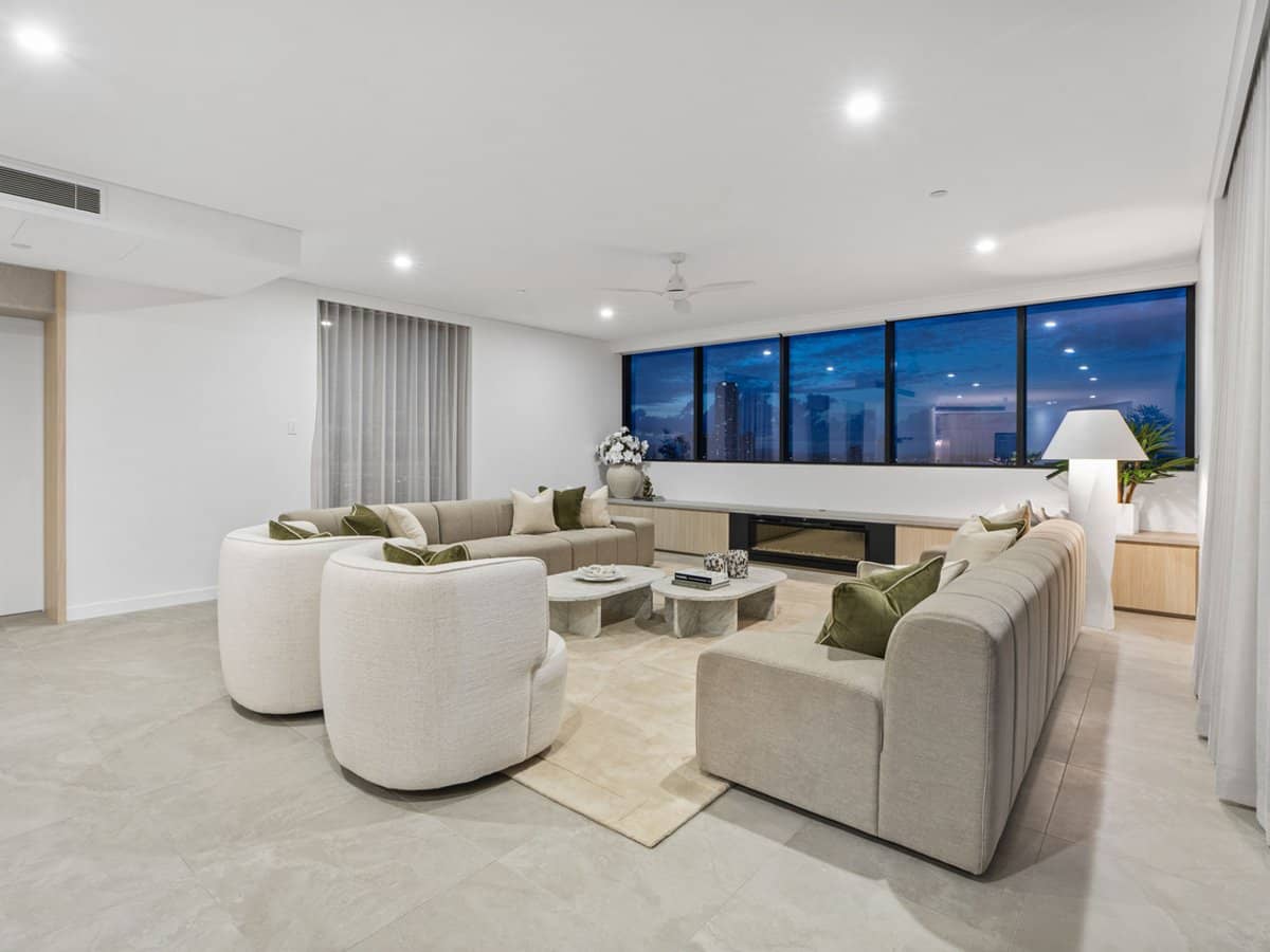 24 Woodroffe Avenue, Main Beach - Thumbnail 17