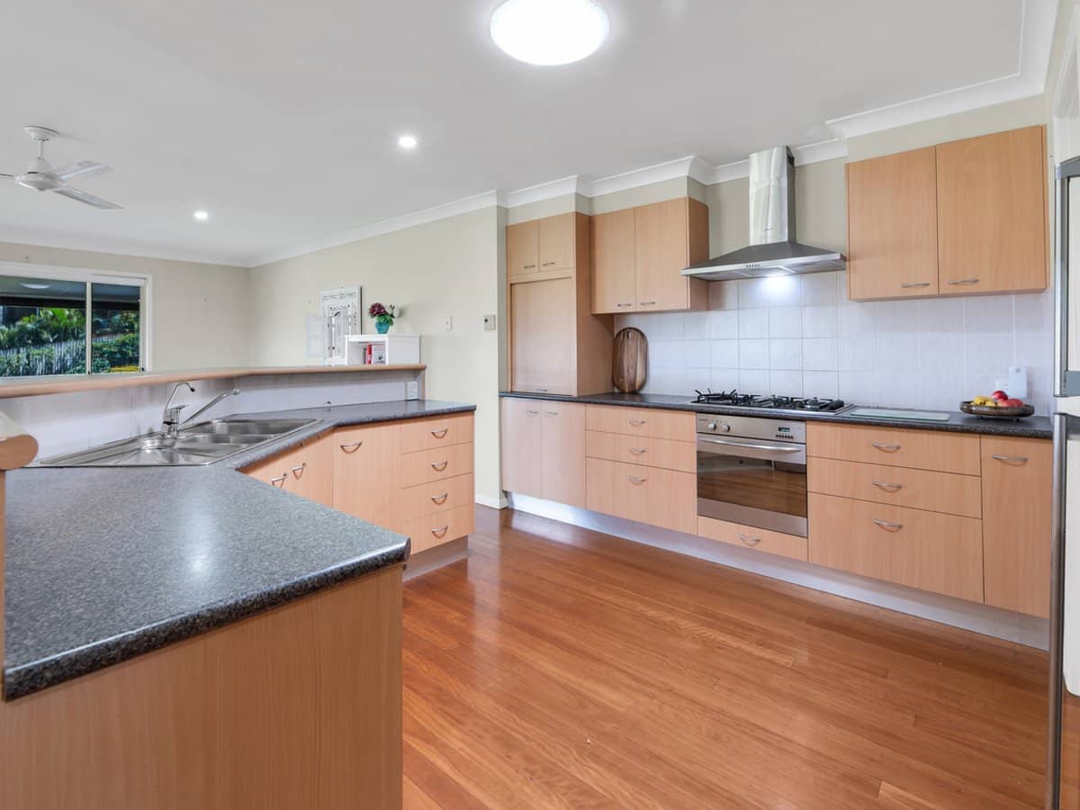 33 Warrungen Way, ASHMORE - Thumbnail 8