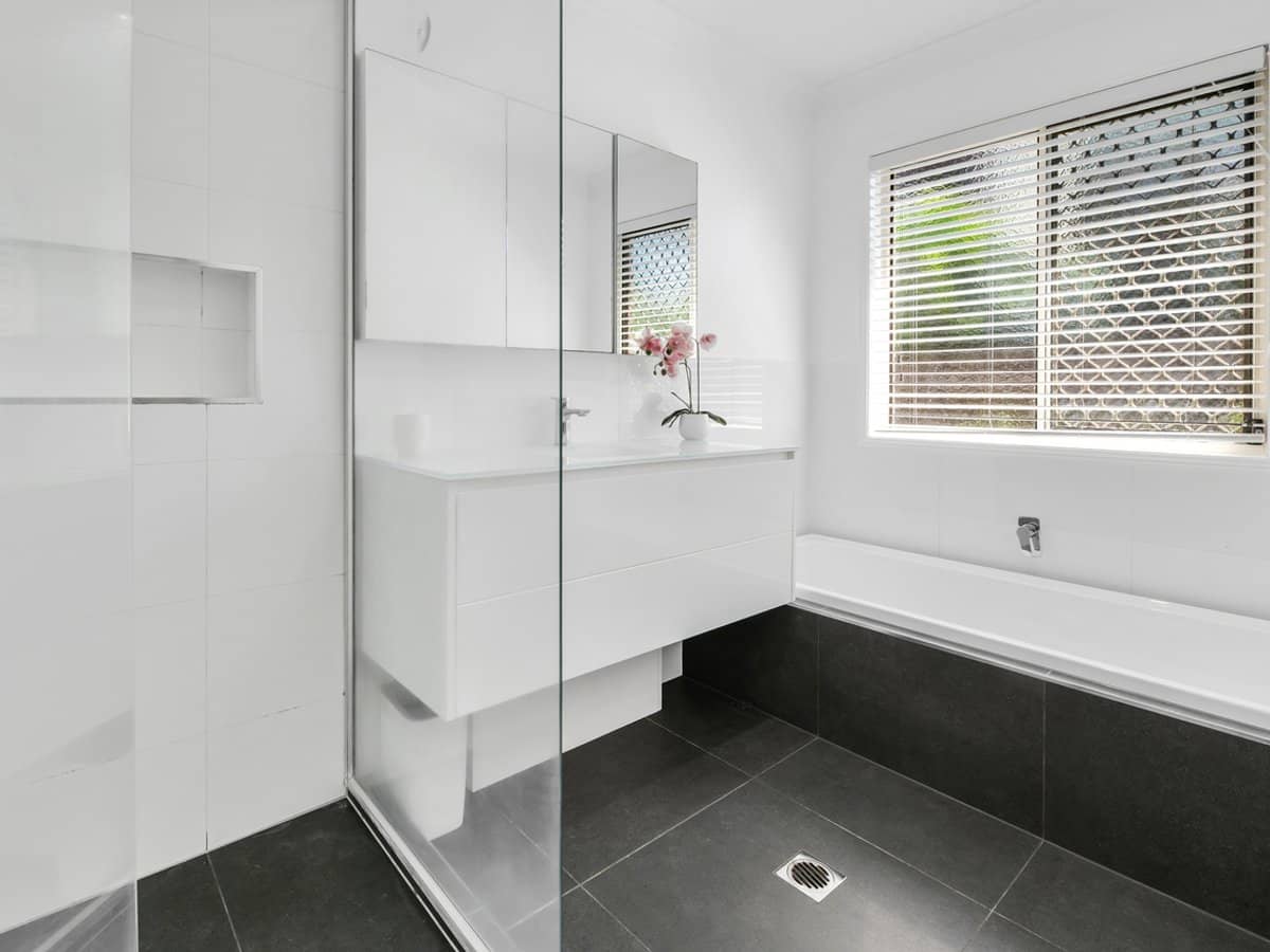 33 Warrungen Way, ASHMORE - Thumbnail 18