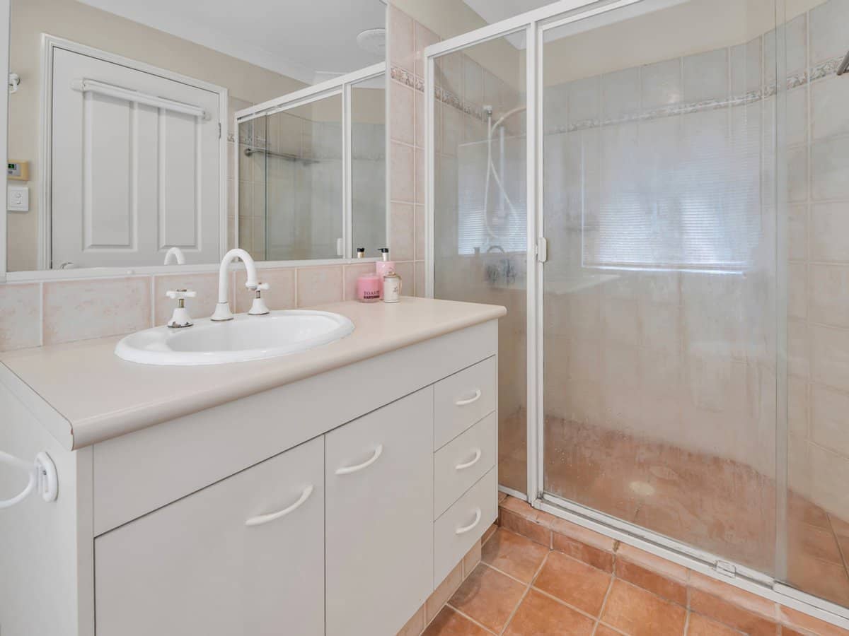 33 Warrungen Way, ASHMORE - Thumbnail 15