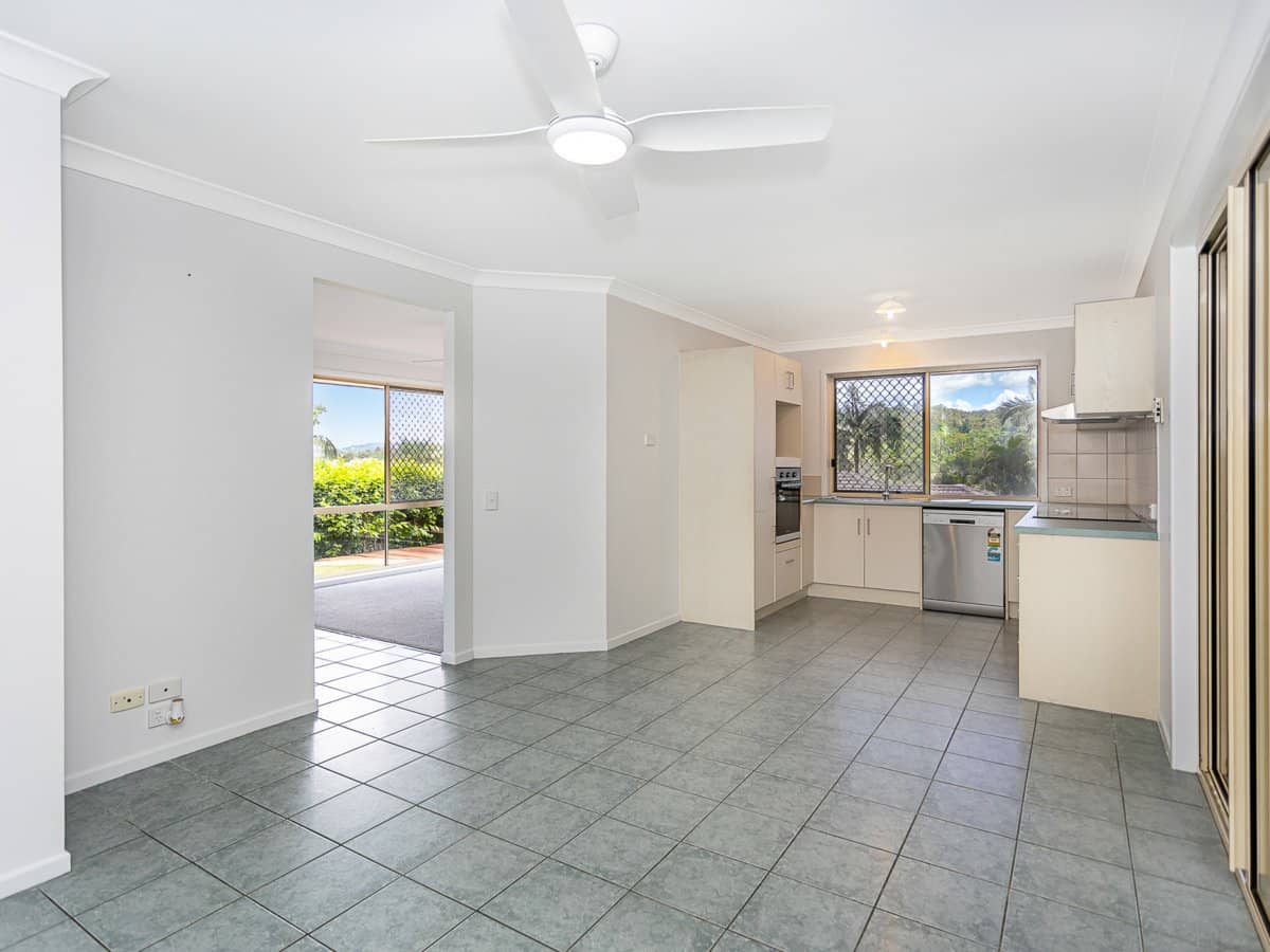 11 Sugarglider Lane, MUDGEERABA - Thumbnail 7