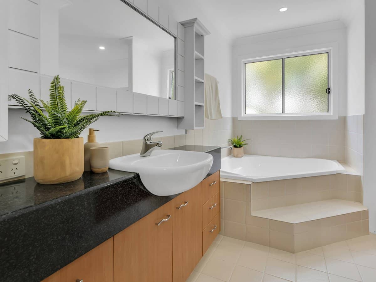 16 Patonga Street, ASHMORE - Thumbnail 18