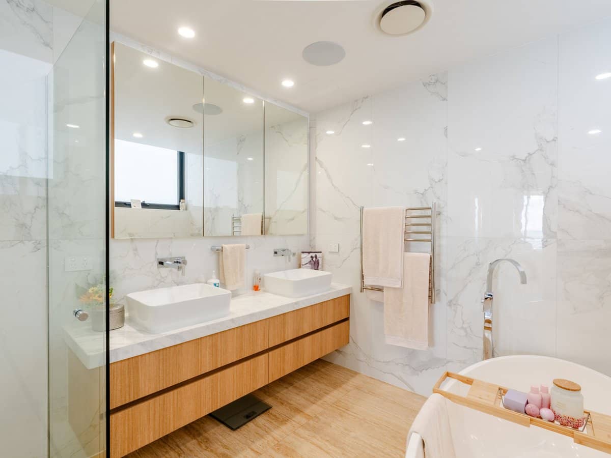 116 The Esplanade, Surfers Paradise - Thumbnail 12