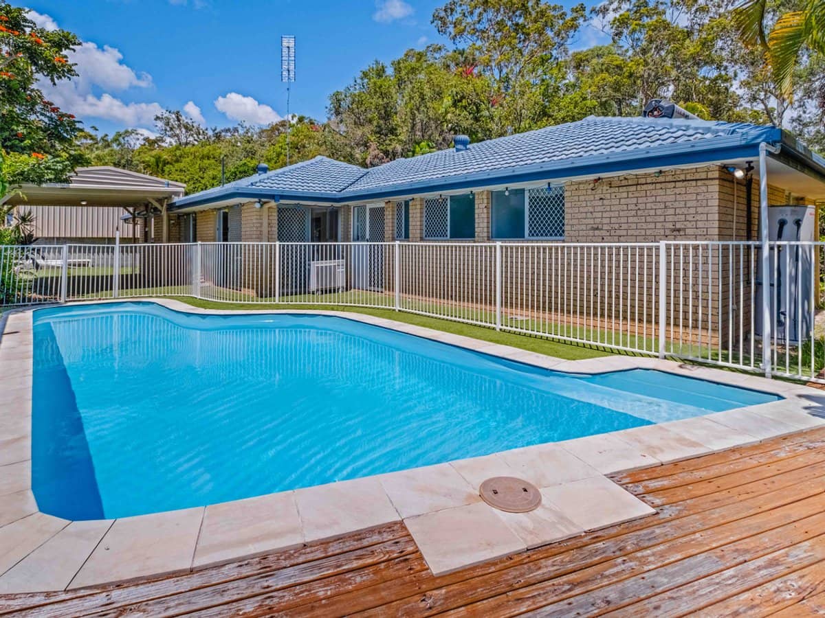 6 Dromana Crescent, HELENSVALE - Thumbnail 1