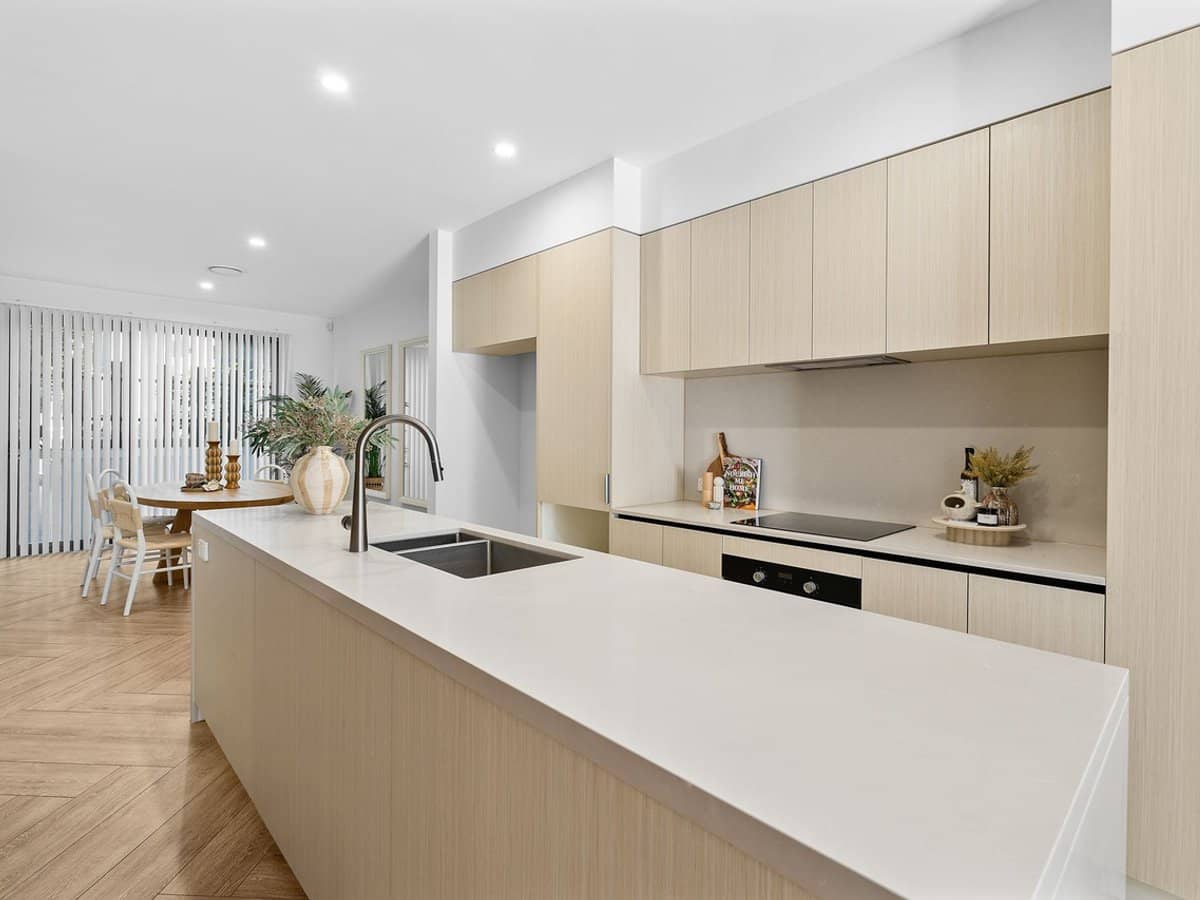 5614 Harbourview Drive, Hope Island - Thumbnail 1